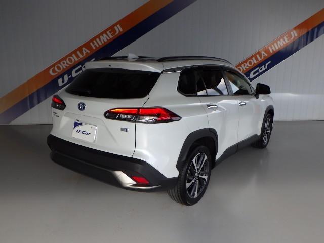 カローラクロス ハイブリッド　Ｚ　サンルーフ　フルセグ　メモリーナビ　ミュージックプレイヤー接続可　バックカメラ　衝突被害軽減システム　ＥＴＣ　ドラレコ　ＬＥＤヘッドランプ　ワンオーナー（3枚目）