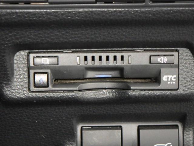 カローラクロス ハイブリッド　Ｚ　サンルーフ　フルセグ　メモリーナビ　ミュージックプレイヤー接続可　バックカメラ　衝突被害軽減システム　ＥＴＣ　ドラレコ　ＬＥＤヘッドランプ　ワンオーナー（19枚目）