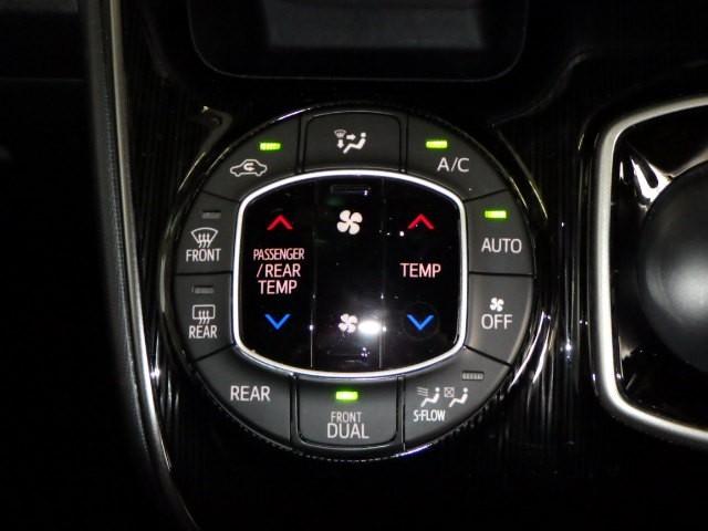 エスクァイア ハイブリッドＧｉプレミアムパッケジブラックテーラード　フルセグ　メモリーナビ　ＤＶＤ再生　ミュージックプレイヤー接続可　後席モニター　バックカメラ　衝突被害軽減システム　ＥＴＣ　ドラレコ　両側電動スライド　ＬＥＤヘッドランプ　乗車定員７人　３列シート（10枚目）