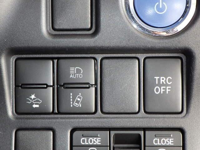 ノア ハイブリッドＧ　フルセグ　メモリーナビ　ＤＶＤ再生　ミュージックプレイヤー接続可　バックカメラ　衝突被害軽減システム　ドラレコ　両側電動スライド　ＬＥＤヘッドランプ　乗車定員７人　３列シート　ワンオーナー（18枚目）