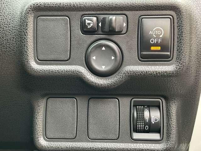 ノート １．２　Ｘ　ライダー　アイドリングストップ／アルミホイール／ＡＢＳ／メモリーナビ／運転席・助手席エアバック／スマートキー＆プッシュスタート／／オートエアコン／パワーウィンドウ／エンジンイモビライザー（12枚目）