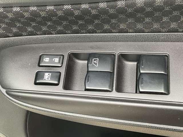 ノート １．２　Ｘ　ライダー　アイドリングストップ／アルミホイール／ＡＢＳ／メモリーナビ／運転席・助手席エアバック／スマートキー＆プッシュスタート／／オートエアコン／パワーウィンドウ／エンジンイモビライザー（14枚目）