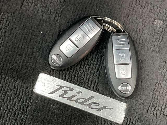 ノート １．２　Ｘ　ライダー　アイドリングストップ／アルミホイール／ＡＢＳ／メモリーナビ／運転席・助手席エアバック／スマートキー＆プッシュスタート／／オートエアコン／パワーウィンドウ／エンジンイモビライザー（15枚目）