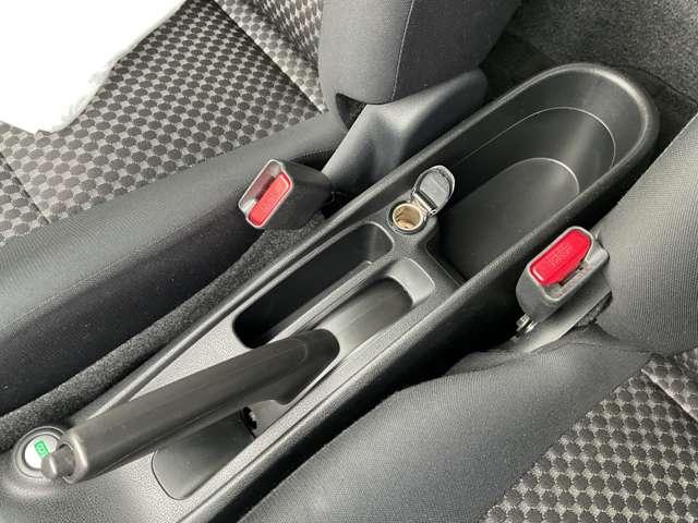 ノート １．２　Ｘ　ライダー　アイドリングストップ／アルミホイール／ＡＢＳ／メモリーナビ／運転席・助手席エアバック／スマートキー＆プッシュスタート／／オートエアコン／パワーウィンドウ／エンジンイモビライザー（18枚目）