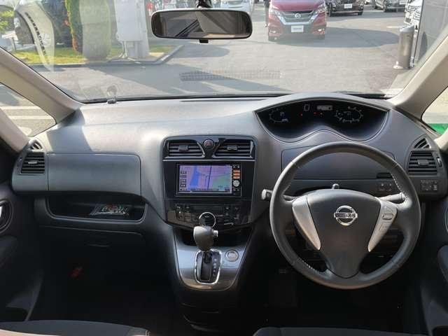 セレナ 2.0 ライダー ブラックライン 4WD ナビTV オートクルーズコントロール アイドルストップ バックモニター フルタイム4WD インテリジェントキー オートエアコン ETC 両側PWスライドドア(4枚目)