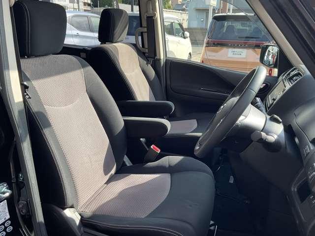 セレナ 2.0 ライダー ブラックライン 4WD ナビTV オートクルーズコントロール アイドルストップ バックモニター フルタイム4WD インテリジェントキー オートエアコン ETC 両側PWスライドドア(5枚目)