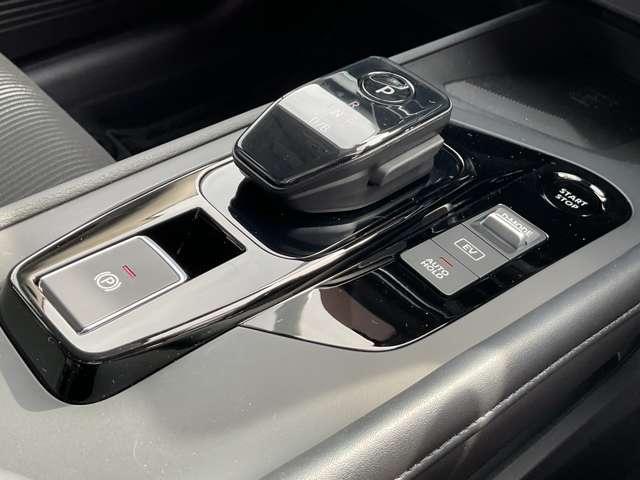 ノート 1.2 X 純正前後ドライブレコーダー SOSコール リアカメラ 衝突被害軽減ブレ-キ 全方位カメラ ETC付 アルミ LEDヘッドライト レーンアシスト インテリジェントキー ワンオーナー ドラレコ アイドリングストップ 盗難防止システム ワンセグTV(17枚目)