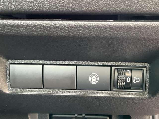 ノート 1.2 X @メモリーナビ エマージェンシーブレーキ/踏み間違え防止アシスト/横滑り防止装置/メモリーナビ/アラウンドビューモニター/ETC/LEDヘッドライト/インテリジェントキ/前方室内ドライブレコーダー/オートホースド(14枚目)