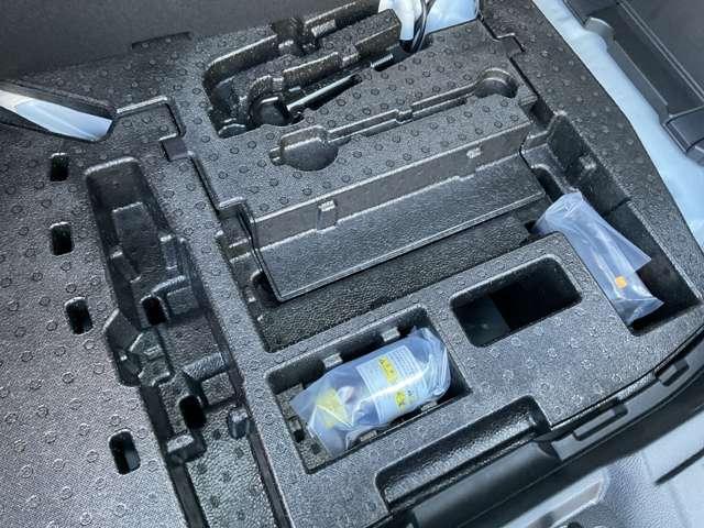 ノート １．２　Ｘ　メモリーナビ　プロパイロット　ＥＴＣ２．０　エマージェンシーブレーキ／踏み間違え防止アシスト／車線逸脱警報／横滑り防止装置／アラウンドビューモニター／純正前室内ドライブレコーダー／ＬＥＤヘッドライト／インテリジェントキー／プライバシーガラス（45枚目）