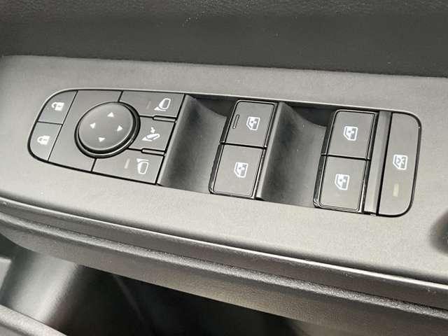 セレナ 1.4 e-POWER ハイウェイスターV プロパイロット/エマージェンシーブレーキ/踏み間違え防止アシス/車線逸脱警報/横滑り防止装置/メモリーナビ/アラウンドビューモニター/両側オートスライドドア/LEDヘッドライト/ETC2.0(10枚目)