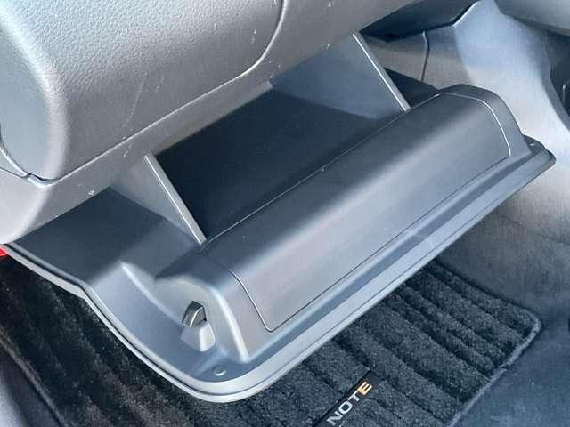 ノート １．２　Ｘ　メモリーナビ　プロパイロット　エマージェンシーブレーキ／踏み間違え防止／車線逸脱警報／横滑り防止装置／メモリーナビ／アラウンドビューモニター／ＥＴＣ２．０／ＬＥＤヘッドライト／インテリジェントキー／ＳＯＳコール（30枚目）