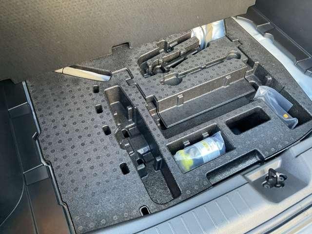 ノート １．２　Ｘ　メモリーナビ　プロパイロット　エマージェンシーブレーキ／踏み間違え防止／車線逸脱警報／横滑り防止装置／メモリーナビ／アラウンドビューモニター／ＥＴＣ２．０／ＬＥＤヘッドライト／インテリジェントキー／ＳＯＳコール（38枚目）