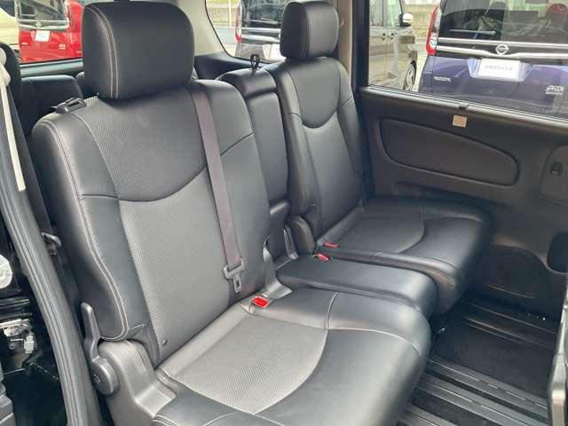 セレナ HWS Vセレ+セーフティII Sハイ クロスギアパッケージ メモリーナビ/アラウンドビューモニター/ETC/LEDヘッドライト/社外フロントドライブレコーダー/防水シート/両側オートスライドドア/エマージェンシーブレーキ/横滑り防止装置/アイドリングストップ(7枚目)