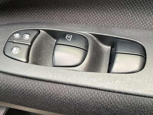 セレナ HWS Vセレ+セーフティII Sハイ クロスギアパッケージ メモリーナビ/アラウンドビューモニター/ETC/LEDヘッドライト/社外フロントドライブレコーダー/防水シート/両側オートスライドドア/エマージェンシーブレーキ/横滑り防止装置/アイドリングストップ(23枚目)