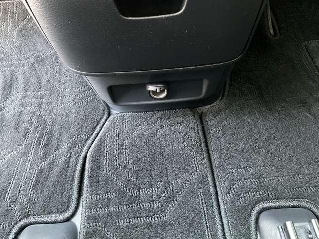 セレナ 2.0 ハイウェイスター V メモリーナビ/プロパイロット/ETC/両側オートスライドドア/LEDヘッドライト/フルセグTV/純正アルミホイール/エマージェンシーブレーキ/踏み間違い防止装置/横滑り防止装置/ハイビームアシスト(25枚目)