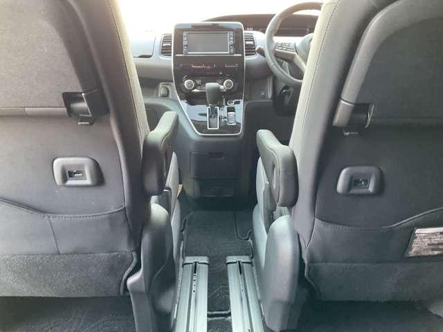 セレナ 2.0 ハイウェイスター V メモリーナビ/プロパイロット/ETC/両側オートスライドドア/LEDヘッドライト/フルセグTV/純正アルミホイール/エマージェンシーブレーキ/踏み間違い防止装置/横滑り防止装置/ハイビームアシスト(29枚目)