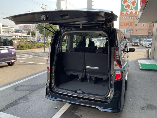 セレナ 2.0 ハイウェイスター V メモリーナビ/プロパイロット/ETC/両側オートスライドドア/LEDヘッドライト/フルセグTV/純正アルミホイール/エマージェンシーブレーキ/踏み間違い防止装置/横滑り防止装置/ハイビームアシスト(33枚目)