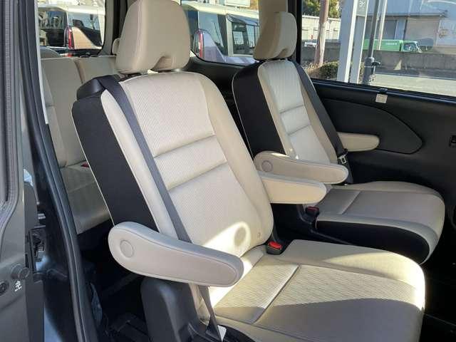 セレナ １．２　ｅ－ＰＯＷＥＲ　ハイウェイスター　Ｖ　エマジェンシーブレーキ／踏み間違い防止／車線逸脱警報／横滑り防止装置／メモリーナビ／アラウンドビューモニター／ＬＥＤヘッドライト／ＥＴＣ／前後ドライブレコーダー／ハンズフリー両側オートスライドドア（7枚目）