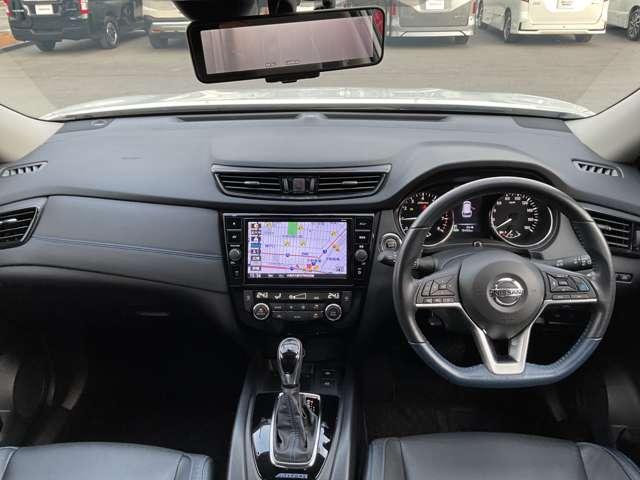 エクストレイル ２．０　ＡＵＴＥＣＨ　ｉパッケージ　パノラミックガラスルーフ　プロパイロット／エマージェンシーブレーキ／踏み間違い防止／横滑り防止装置／メモリーナビ／フロント・リヤシートヒーター／前後ヤドライブレコーダー／スマートルームミラー／ＥＴＣ２．０／ＬＥＤヘッドライト（4枚目）