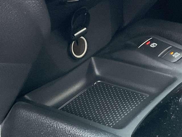 エクストレイル ２．０　ＡＵＴＥＣＨ　ｉパッケージ　パノラミックガラスルーフ　プロパイロット／エマージェンシーブレーキ／踏み間違い防止／横滑り防止装置／メモリーナビ／フロント・リヤシートヒーター／前後ヤドライブレコーダー／スマートルームミラー／ＥＴＣ２．０／ＬＥＤヘッドライト（33枚目）