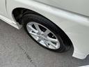 純正アルミホイールを装備しております。タイヤサイズは155/65R14になります。