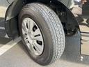 タイヤサイズは195/80R15で103・101L前後のタイヤの加重が異なります。