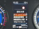 メーターパネル、中央デジタル部分で安全装備の設定や車両設定など確認出来ます。