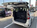 デュアルバックドア 狭い駐車場でもお荷物の出し入れが可能な便利機能です!