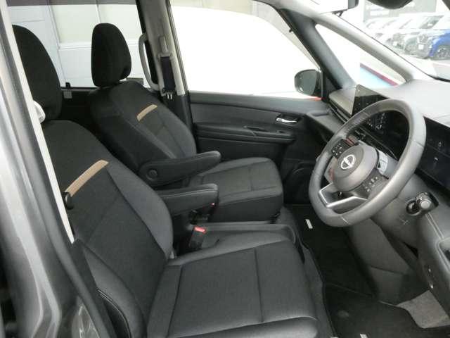 セレナ 1.4 e-POWER ハイウェイスターV プロパイロット 自動(被害軽減)ブレーキ 展示試乗車UP LDP 追従クルーズ LEDランプ バックモニター アルミホイール ドライブレコーダ ETC スマートキー オートエアコン サイドカーテンエアバック ナビTV(11枚目)