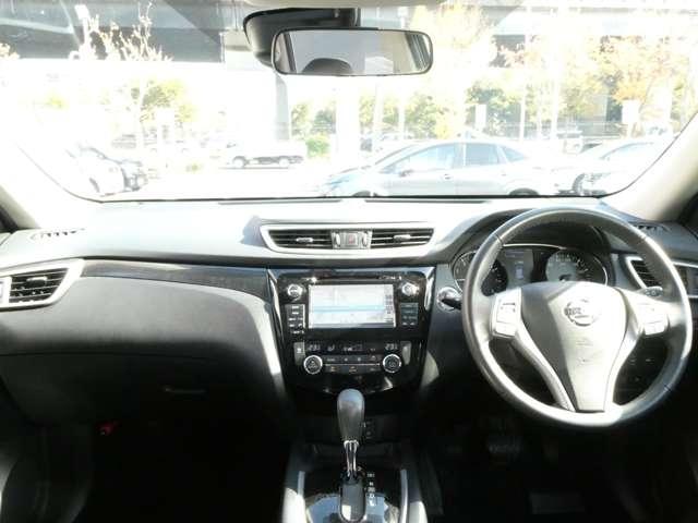 エクストレイル ２０Ｘｔｔ　エマージェンシーブレーキパッケージ　４ＷＤ　エマージェンシーＢ　アイストップ　切替式４ＷＤ　ナビＴＶ　スマートキー　ＬＥＤ　バックカメラ　キーフリー　メモリーナビ　エアバッグ　オートエアコン　アルミホイール　クルコン　ＥＴＣ　パークアシスト（4枚目）