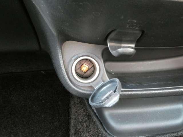 デイズ 660 ハイウェイスターG ハイビームアシスト・アルミホイール・フォ 1オーナ Iストップ Wエアバック スマキー パワーウインドウ アルミ バックモニター ワンセグ ETC付き キーフリーシステム 運転席エアバッグ ABS パワーステアリング ナビTV メモリーナビ(7枚目)