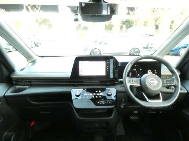 セレナ ２．０　ハイウェイスターＶ　プロパイロット・ハイビームアシスト・スマ　Ｗ電動スライド　レーダークルコン　レーンアシスト　ＬＥＤランプ　ＥＴＣ装備　カーテンエアバッグ　アルミホイール　キーフリー　メモリ－ナビ　ナビＴＶ　エアコン　ドラレコ　ワンセグＴＶ　バックカメラ（4枚目）