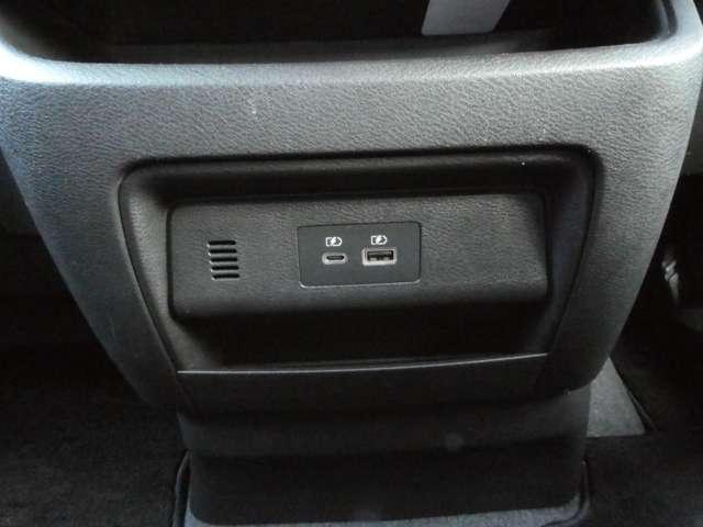 セレナ ２．０　ハイウェイスターＶ　プロパイロット・ハイビームアシスト・スマ　Ｗ電動スライド　レーダークルコン　レーンアシスト　ＬＥＤランプ　ＥＴＣ装備　カーテンエアバッグ　アルミホイール　キーフリー　メモリ－ナビ　ナビＴＶ　エアコン　ドラレコ　ワンセグＴＶ　バックカメラ（6枚目）