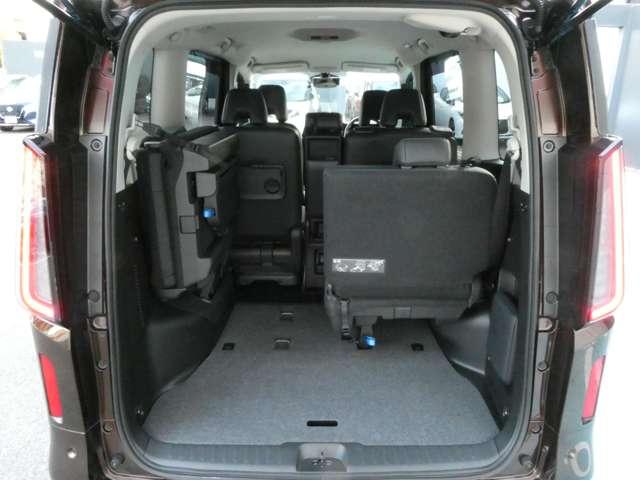 セレナ ２．０　ハイウェイスターＶ　プロパイロット・ハイビームアシスト・スマ　Ｗ電動スライド　レーダークルコン　レーンアシスト　ＬＥＤランプ　ＥＴＣ装備　カーテンエアバッグ　アルミホイール　キーフリー　メモリ－ナビ　ナビＴＶ　エアコン　ドラレコ　ワンセグＴＶ　バックカメラ（14枚目）