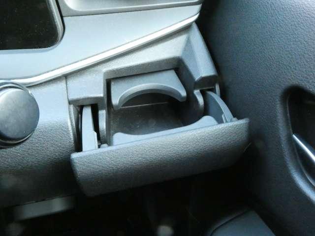 ノート １．２　Ｘ　ハイビームアシスト・スマートルームミラー　リアカメラ　衝突被害軽減ブレ－キ　全方位カメラ　ＥＴＣ付　ＬＥＤヘッドライト　レーンアシスト　インテリジェントキー　ワンオーナー　ドラレコ　アイドリングストップ　盗難防止システム　ワンセグＴＶ　ＡＢＳ（10枚目）