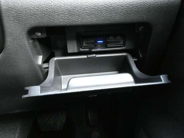 セレナ 2.0 ハイウェイスター VセレクションII バックモニタ 全周囲モニタ 寒冷地 Pアシスト インテリキー LEDライト ETC車載器 オートクルーズコントロール サイドエアバッグ 記録簿 ドライブレコーダー メモリ-ナビ アルミ(9枚目)