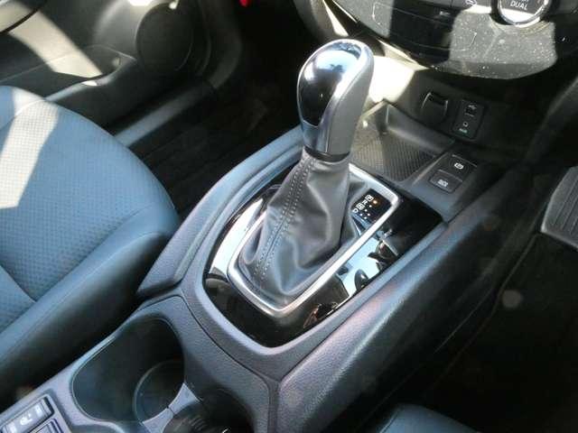 エクストレイル ２．０　２０Ｘｉ　Ｖセレクション　２列車　４ＷＤ　プロパイロット・ハイビームアシスト・スマ　踏み間違い防止　全周囲モニター　オールモード４ＷＤ　ＬＥＤヘッドライト　ＬＤＰ　ｉストップ　レーダークルーズ　ＥＴＣ　１オナ　アルミ　メモリーナビ　スマートキー　バックモニター　ＡＢＳ　オートエアコン（7枚目）