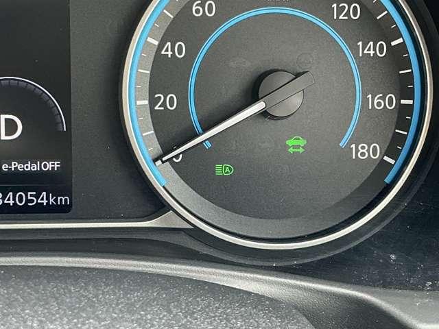 リーフ G プロパイロット アラウンドビュー アダプティブクルコン LEDヘッドライト パーキングサポート 禁煙車 ワンオーナー ETC スマートキー ドライブレコーダー バックカメラ サイドカメラ 盗難防止 アルミホイール フルオートエアコン(14枚目)