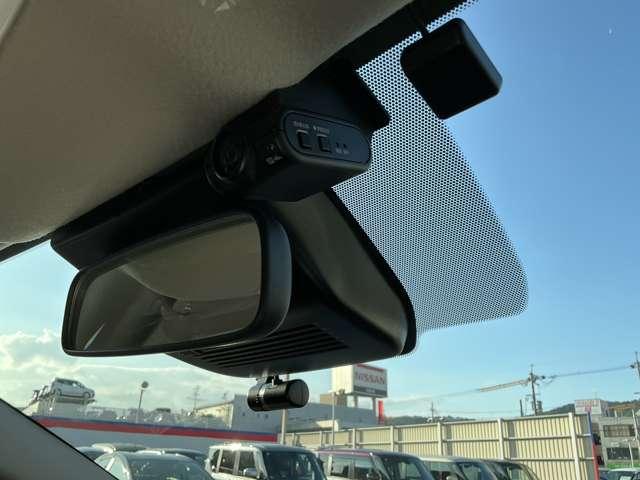 ノート 1.2 X 純正ナビ バックカメラ リアカメラ 衝突被害軽減ブレ-キ ETC付 禁煙車 LEDヘッドライト レーンアシスト インテリジェントキー ワンオーナー ドラレコ アイドリングストップ 盗難防止システム ワンセグTV TVナビ(14枚目)