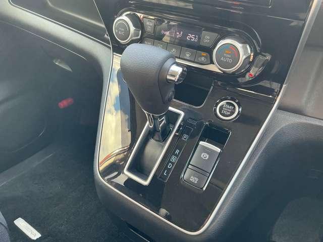 セレナ ハイウェイスター　Ｖ　ガソリンエンジン車　プロパイロット　サイドエアバッグ　アラウンドビュ－　１オナ　アルミ　衝突被害軽減　ＬＤＰ　エアバッグ　両側オートスライドドア　ＬＥＤライト　インテリジェントキー　禁煙　サイドカメラ　メモリーナビ　アイドリングストップ（8枚目）