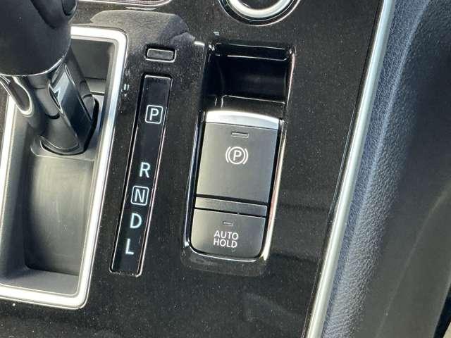 セレナ ハイウェイスター　Ｖ　ガソリンエンジン車　プロパイロット　サイドエアバッグ　アラウンドビュ－　１オナ　アルミ　衝突被害軽減　ＬＤＰ　エアバッグ　両側オートスライドドア　ＬＥＤライト　インテリジェントキー　禁煙　サイドカメラ　メモリーナビ　アイドリングストップ（12枚目）