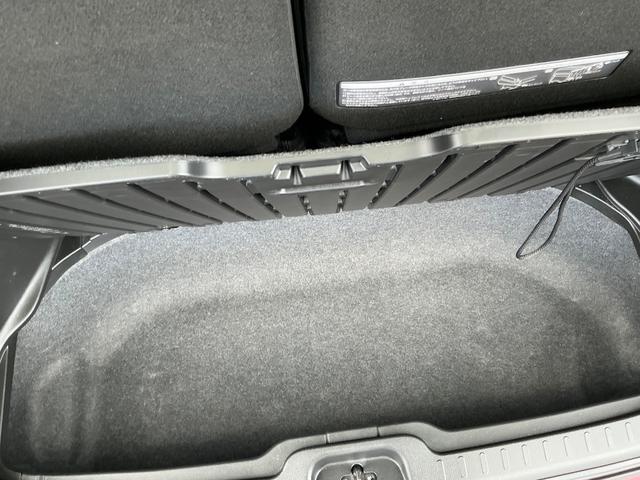 セレナ ハイウェイスター　Ｖ　ガソリンエンジン車　プロパイロット　サイドエアバッグ　アラウンドビュ－　１オナ　アルミ　衝突被害軽減　ＬＤＰ　エアバッグ　両側オートスライドドア　ＬＥＤライト　インテリジェントキー　禁煙　サイドカメラ　メモリーナビ　アイドリングストップ（33枚目）