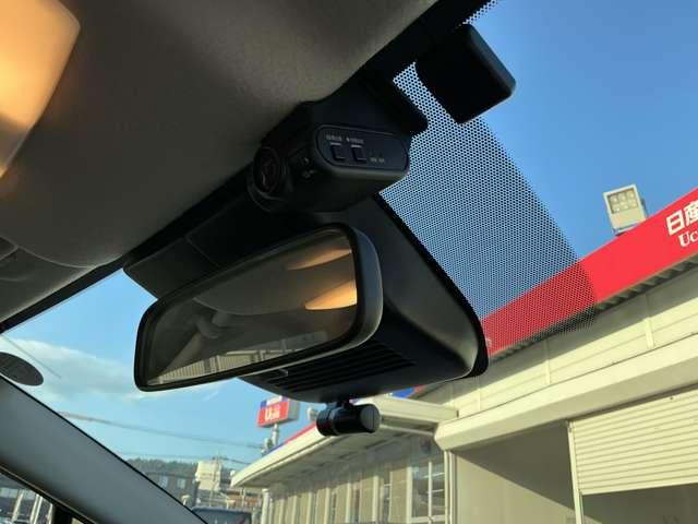 ノート １．２　Ｘ　日産オリジナルナ９インチビゲーション　リアカメラ　衝突被害軽減ブレ－キ　ＥＴＣ付　禁煙車　ＬＥＤヘッドライト　レーンアシスト　インテリジェントキー　ワンオーナー　ドラレコ　盗難防止システム　ワンセグＴＶ　ＴＶナビ　サイドカーテンエアバック（9枚目）