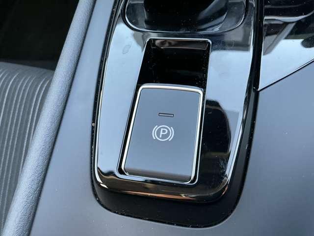 ノート １．２　Ｘ　日産オリジナルナ９インチビゲーション　リアカメラ　衝突被害軽減ブレ－キ　ＥＴＣ付　禁煙車　ＬＥＤヘッドライト　レーンアシスト　インテリジェントキー　ワンオーナー　ドラレコ　盗難防止システム　ワンセグＴＶ　ＴＶナビ　サイドカーテンエアバック（11枚目）