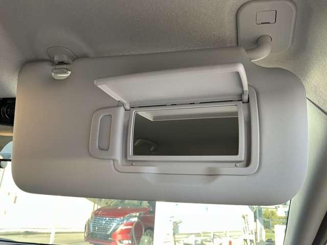 ノート １．２　Ｘ　日産オリジナルナ９インチビゲーション　リアカメラ　衝突被害軽減ブレ－キ　ＥＴＣ付　禁煙車　ＬＥＤヘッドライト　レーンアシスト　インテリジェントキー　ワンオーナー　ドラレコ　盗難防止システム　ワンセグＴＶ　ＴＶナビ　サイドカーテンエアバック（14枚目）