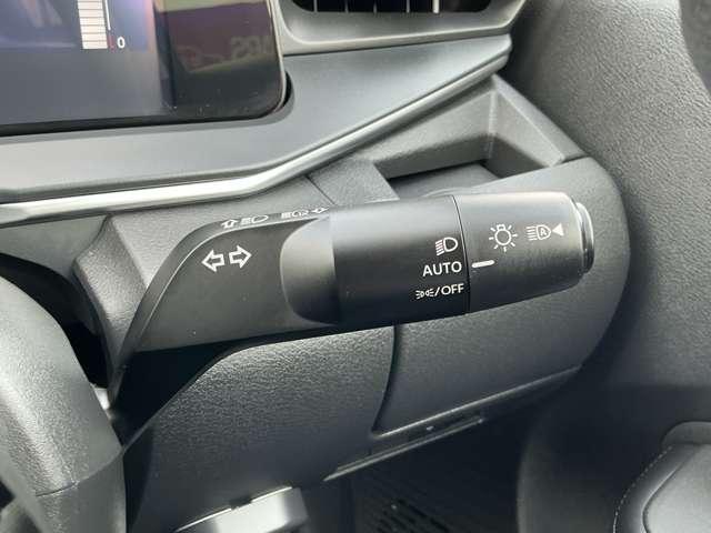 ノート 1.2 X 前後ドライブレコーダー アラウンドビュー リアカメラ 衝突被害軽減ブレ-キ 全方位カメラ ETC付 禁煙車 レーンアシスト インテリジェントキー ワンオーナー ドラレコ 盗難防止システム ワンセグTV TVナビ サイドカーテンエアバック(17枚目)