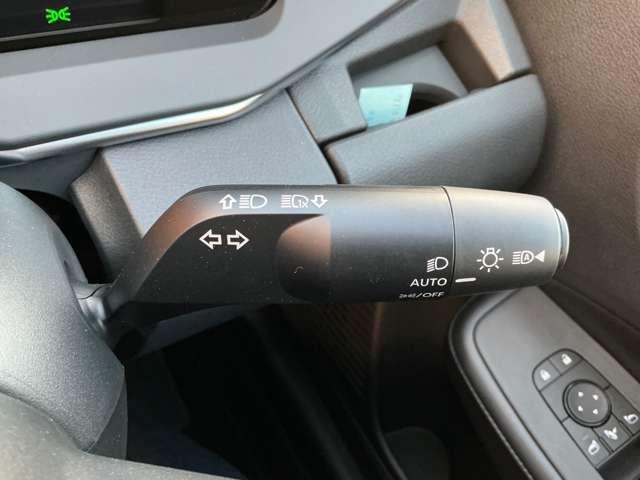 ノート 1.2 X 純正9インチメモリーナビ バックカメラ リアカメラ 衝突被害軽減ブレ-キ ETC付 禁煙車 LEDヘッドライト レーンアシスト インテリジェントキー ワンオーナー ドラレコ アイドリングストップ 盗難防止システム ワンセグTV TVナビ(11枚目)