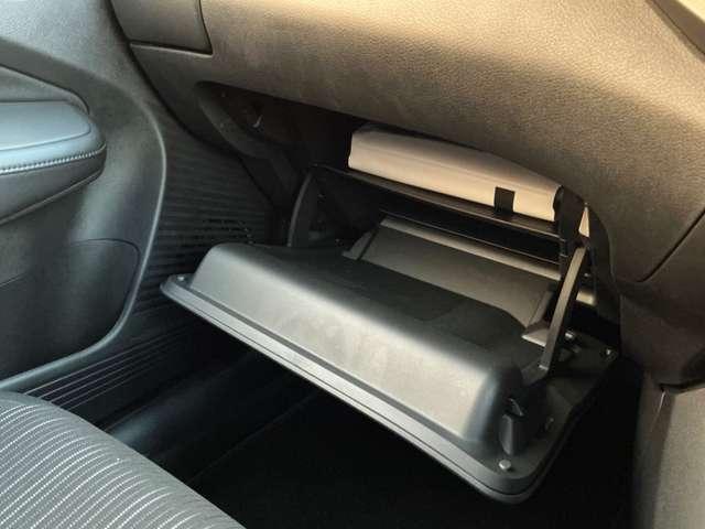 ノート 1.2 X 純正9インチメモリーナビ バックカメラ リアカメラ 衝突被害軽減ブレ-キ ETC付 禁煙車 LEDヘッドライト レーンアシスト インテリジェントキー ワンオーナー ドラレコ アイドリングストップ 盗難防止システム ワンセグTV TVナビ(14枚目)