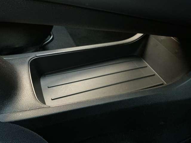 ノート 1.2 X 純正9インチメモリーナビ バックカメラ リアカメラ 衝突被害軽減ブレ-キ ETC付 禁煙車 LEDヘッドライト レーンアシスト インテリジェントキー ワンオーナー ドラレコ アイドリングストップ 盗難防止システム ワンセグTV TVナビ(16枚目)