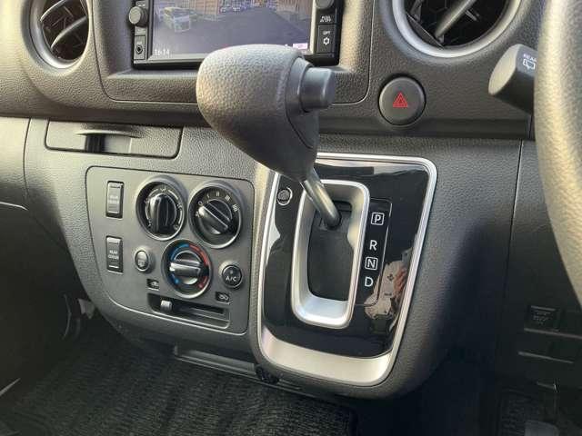 キャラバン チェアキャブ車いす4名仕様 車いすリフター アラウンドビュー(10枚目)